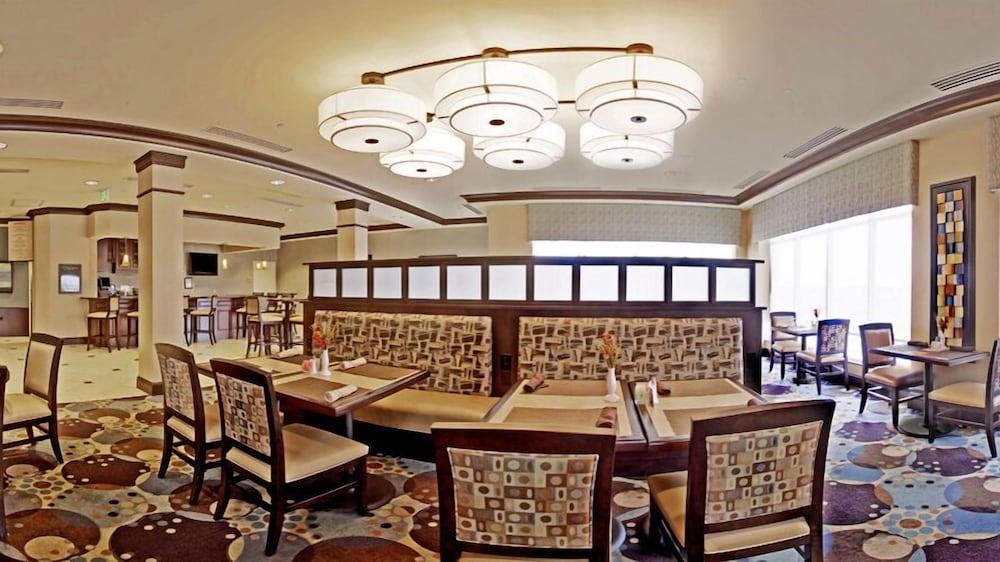 东奥马哈/康瑟尔布拉夫斯希尔顿花园酒店 外观 照片